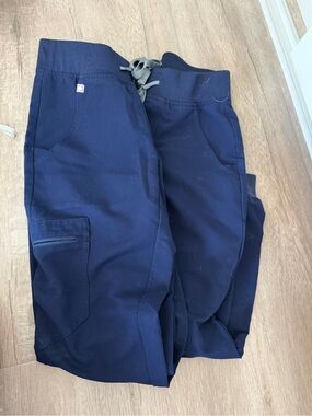 FIGS Navy Drawstring Cargo Joggers